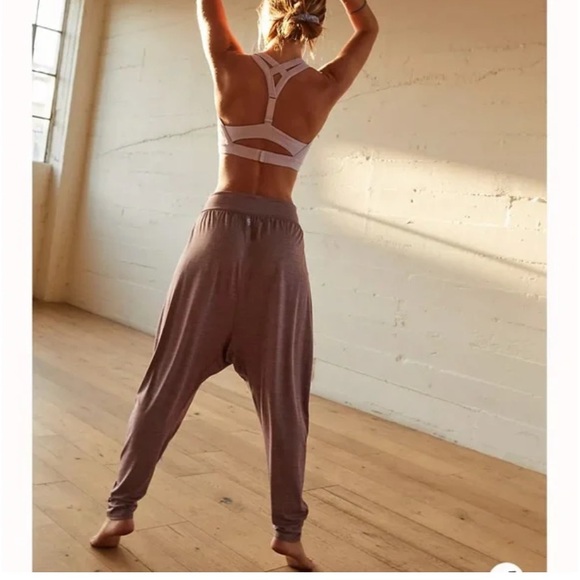 SOLD OUT Free People Movement Diya Harems Purple Mountain L - Picture 4 of 5